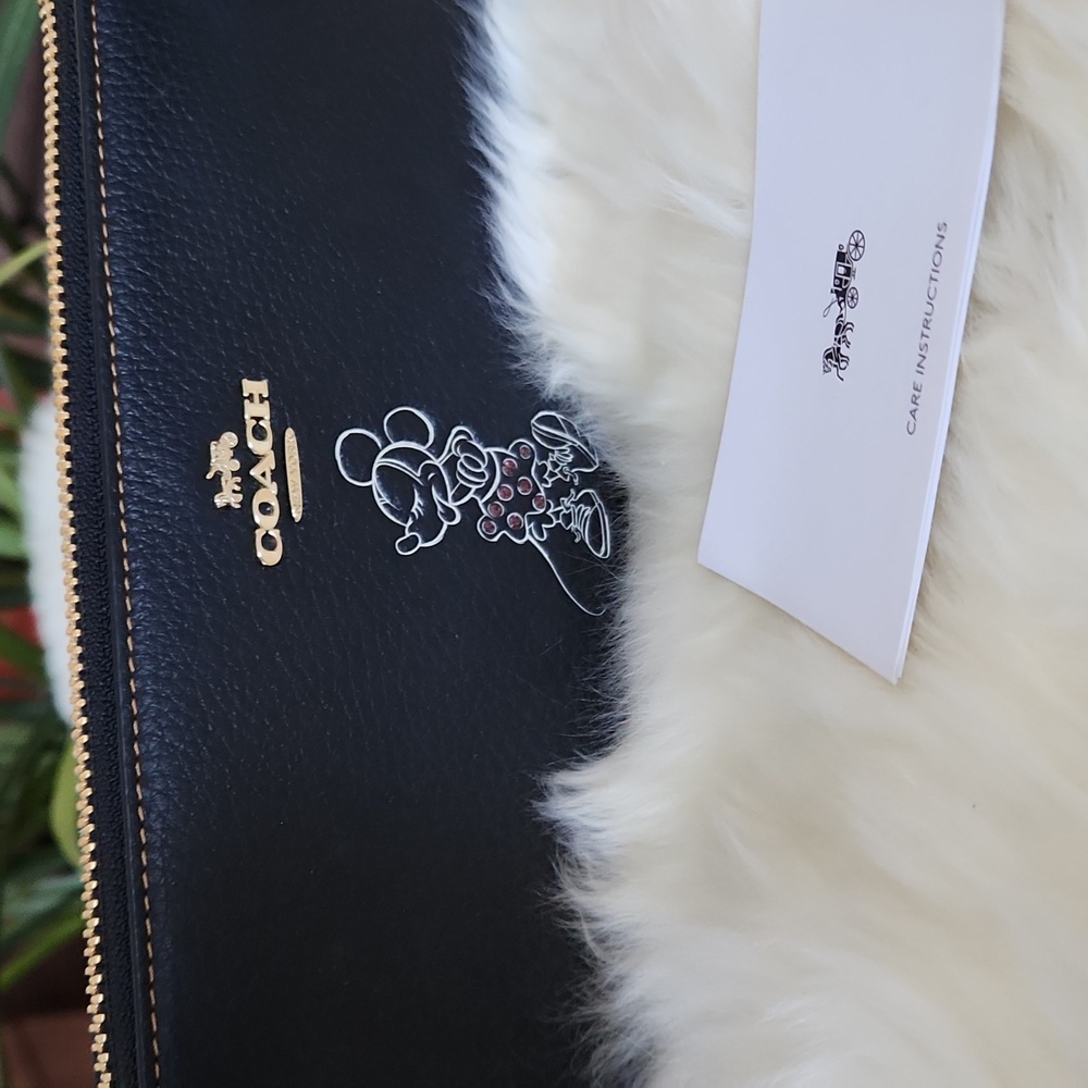 NWOT Disney X Coach Black Leather Minnie Mouse 3/4 Zip Wallet ❤️🐭🖤 - Picture 2 of 14